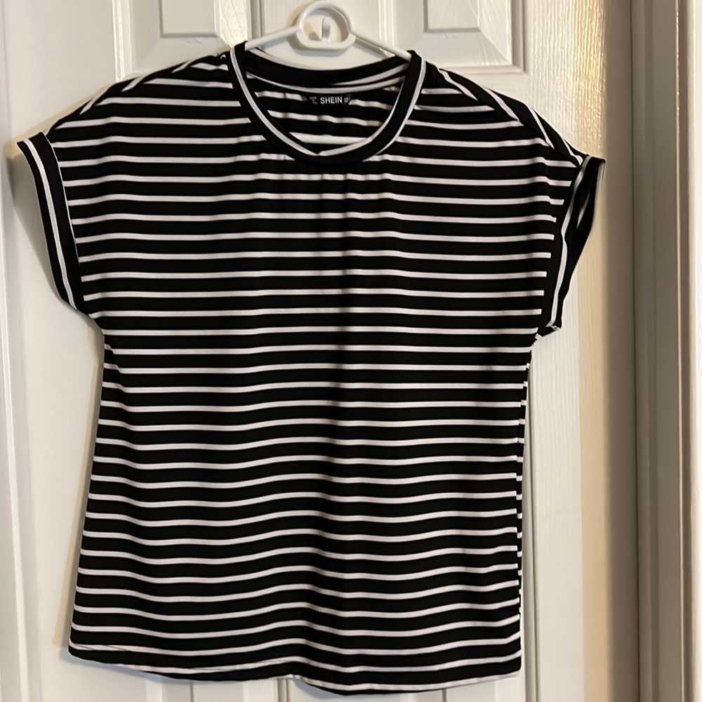 SHEIN Size Small t-shirt